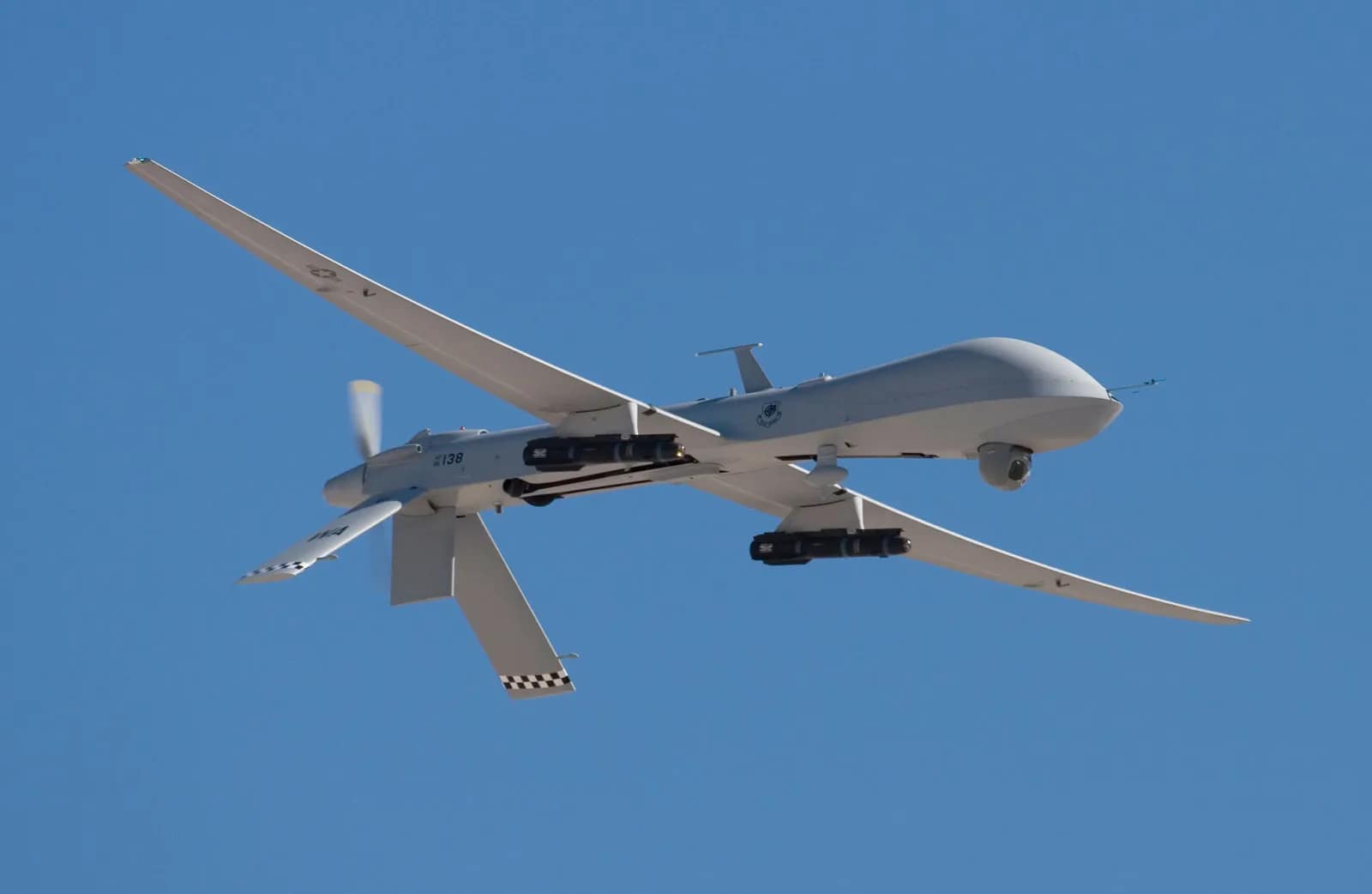 General-Atomics-MQ-1-Predator-reconnaissance-US-Air-2006